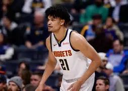 丹佛掘金NBA战胜菲尼克斯太阳穆雷三分锁定